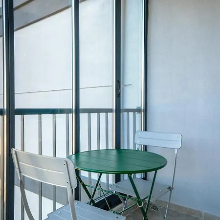 Sleek Flat 5 Min To Marina Apartment Çeşme